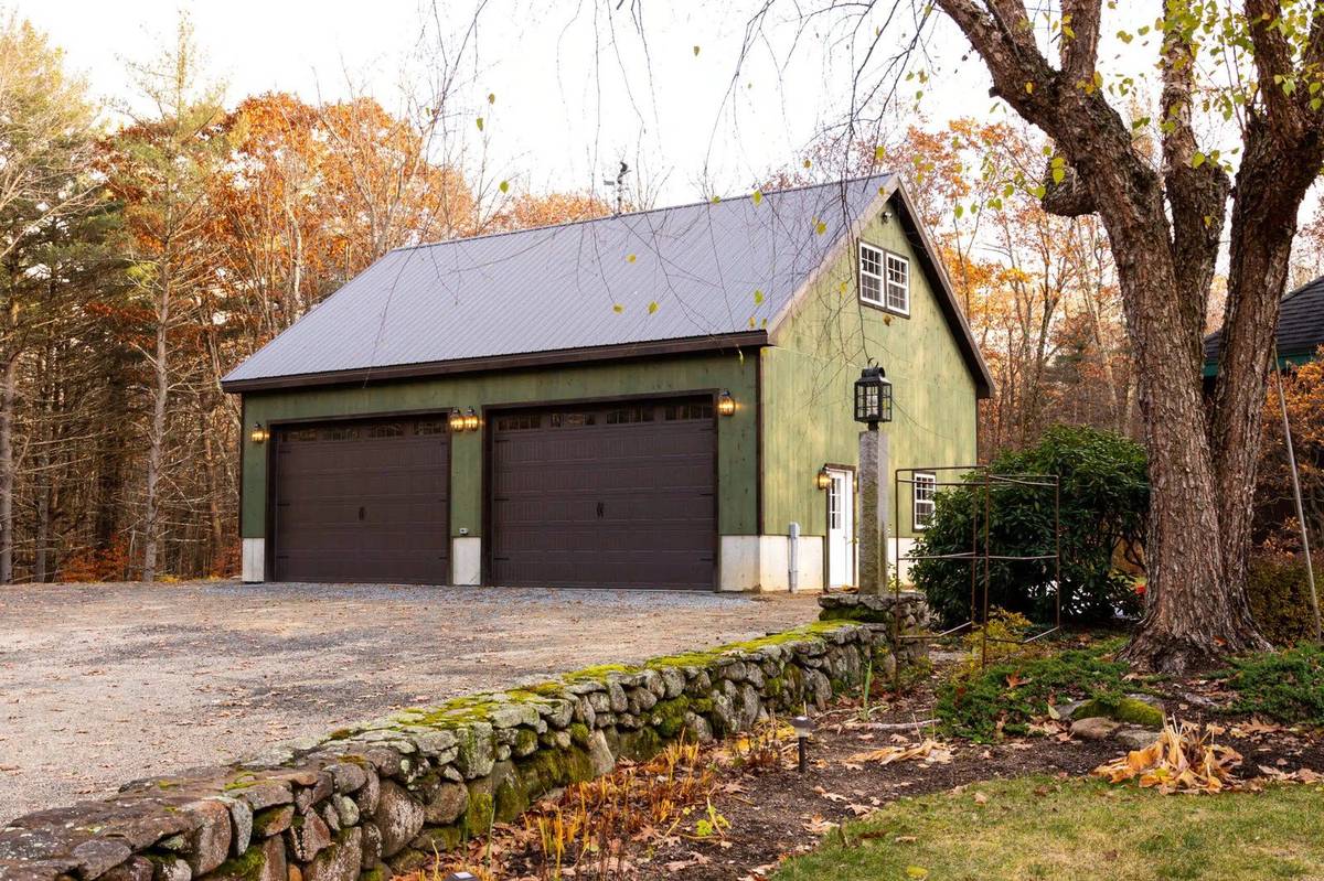 Custom Garages by Hometown Structures